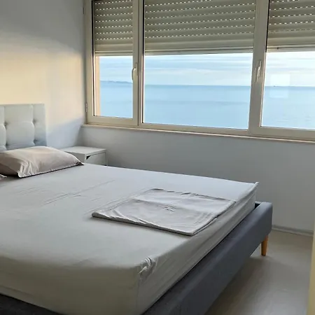 Claudine Apartment Durres Exterior photo