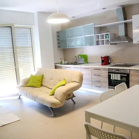 Claudine Apartment Durres Exterior photo